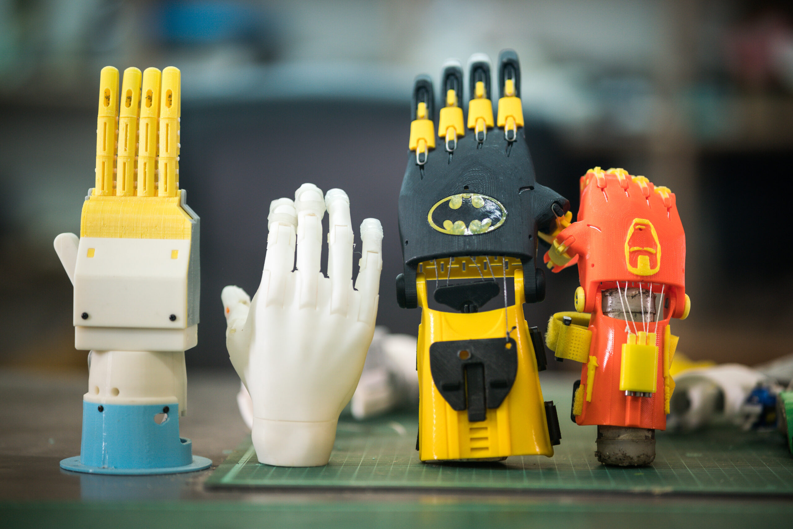 robot-gloves